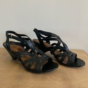 Aldo 2” Strappy Heel Leather  Size 8